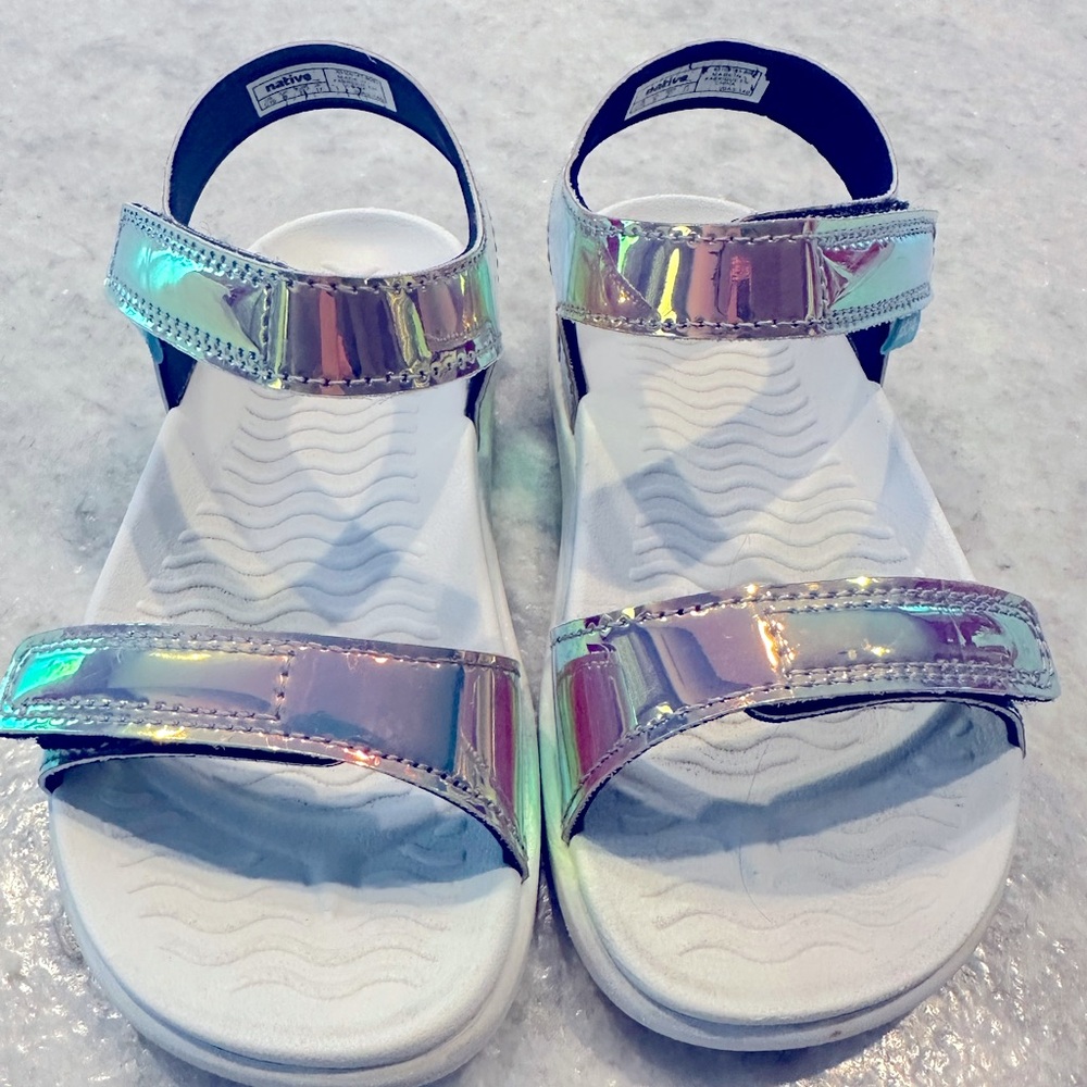 Native toddler girls size 10 sandals.